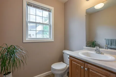 23 Normandy Way Nashua NH 03063
