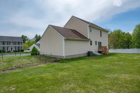23 Normandy Way Nashua NH 03063