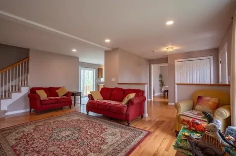 23 Normandy Way Nashua NH 03063