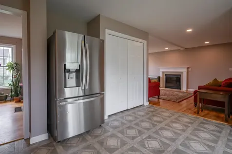 23 Normandy Way Nashua NH 03063