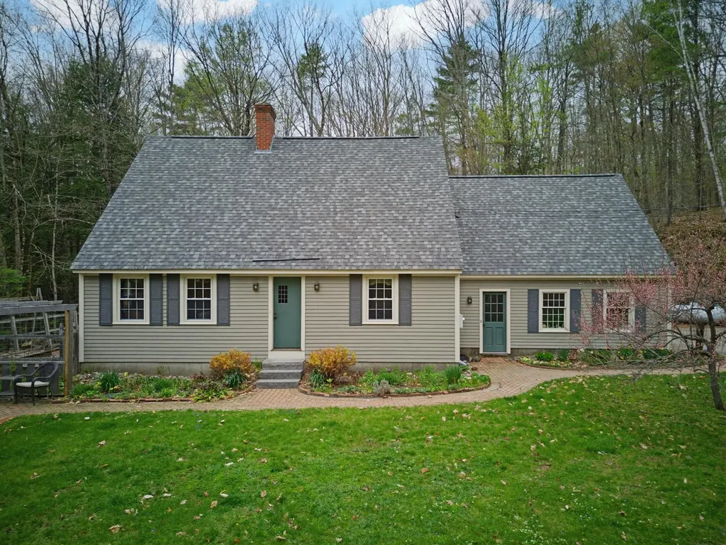 22 Hillview Drive Chichester NH 03258