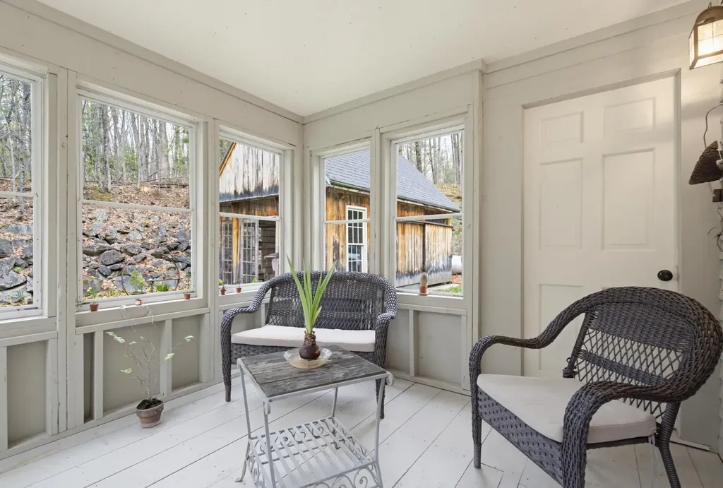 22 Hillview Drive Chichester NH 03258