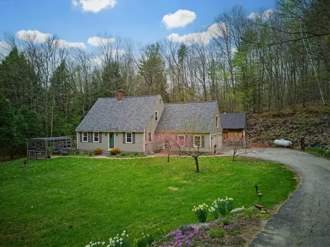 22 Hillview Drive Chichester NH 03258