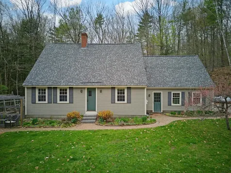 22 Hillview Drive Chichester NH 03258