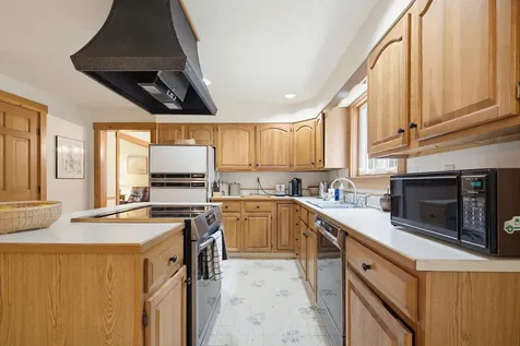 22 Hillview Drive Chichester NH 03258