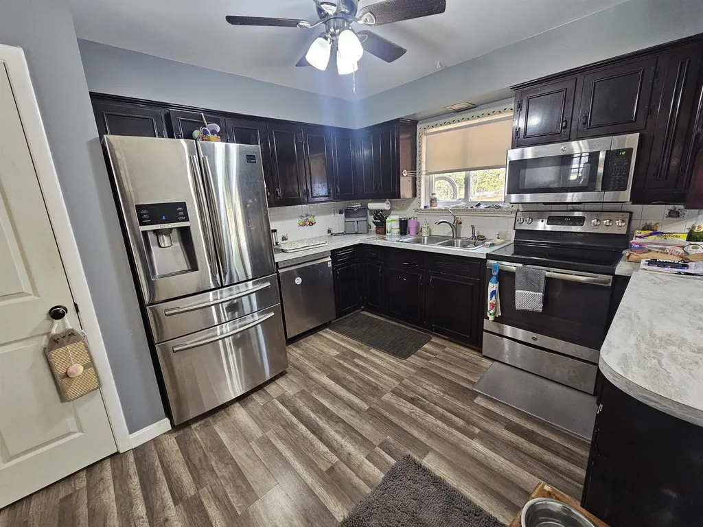 98 Cedarwood Terrace Georgia VT 05468