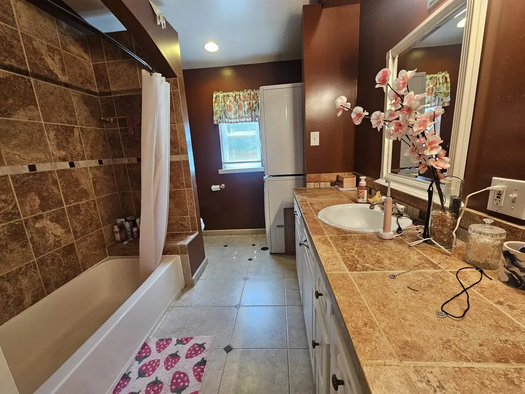98 Cedarwood Terrace Georgia VT 05468