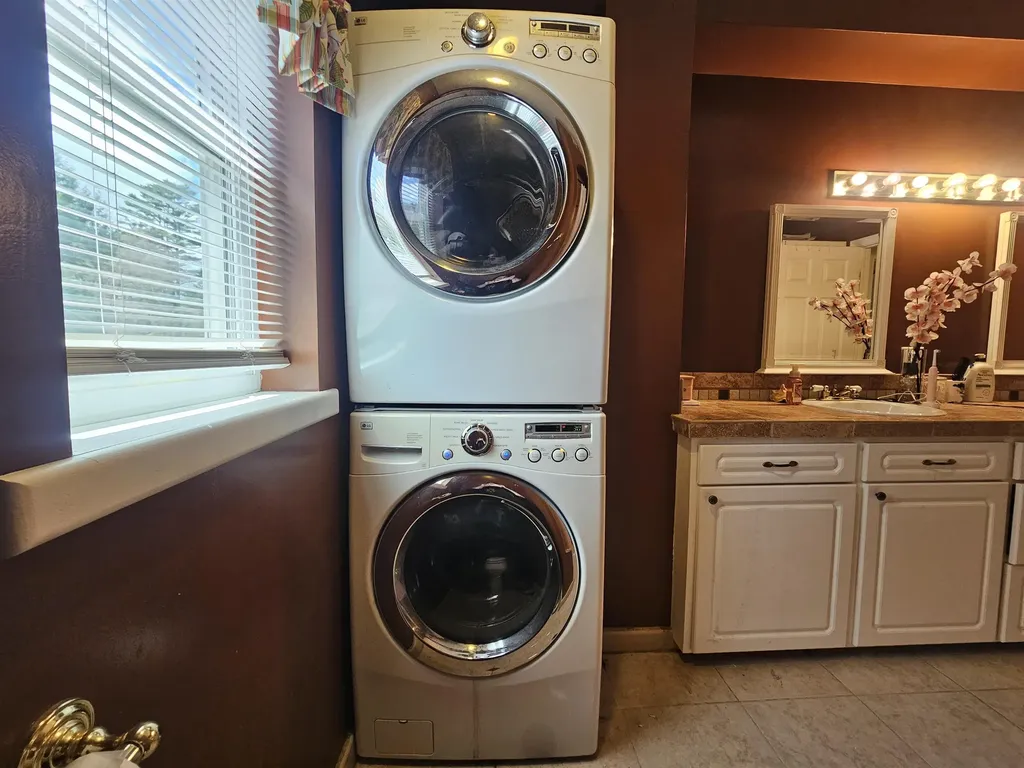 98 Cedarwood Terrace Georgia VT 05468