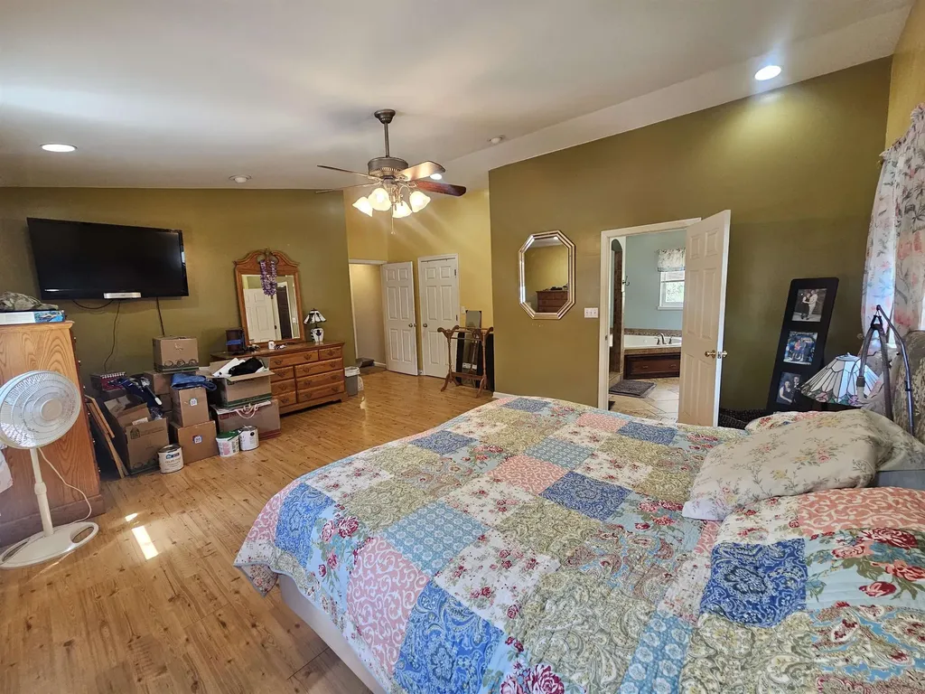 98 Cedarwood Terrace Georgia VT 05468