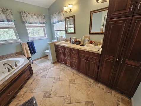 98 Cedarwood Terrace Georgia VT 05468