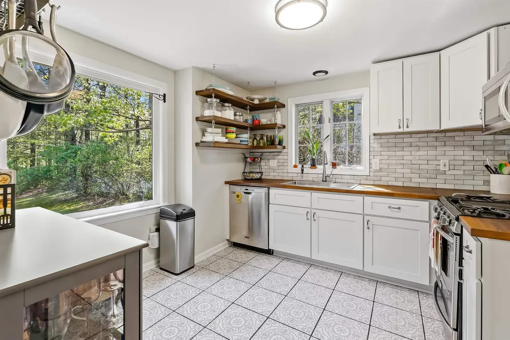 18 Meetinghouse Road Keene NH 03431