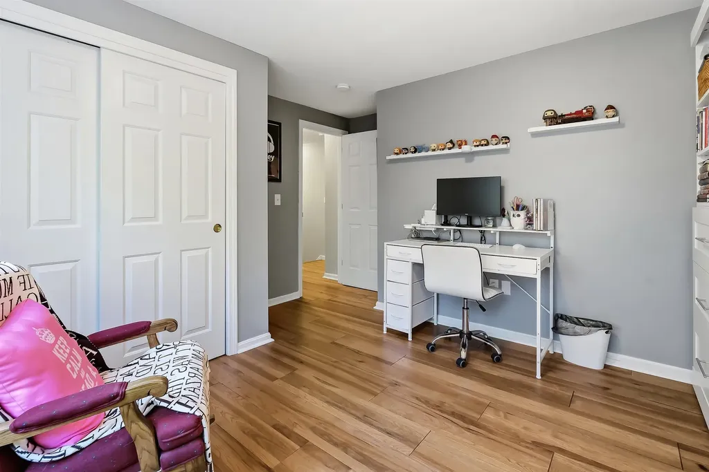 18 Meetinghouse Road Keene NH 03431