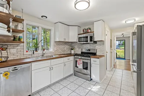 18 Meetinghouse Road Keene NH 03431