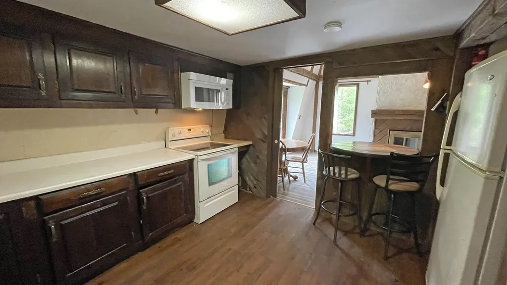 33 Forrest Lane Newfane VT 05345