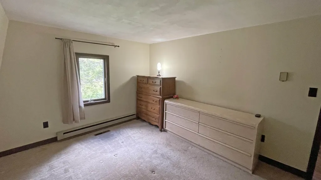 33 Forrest Lane Newfane VT 05345