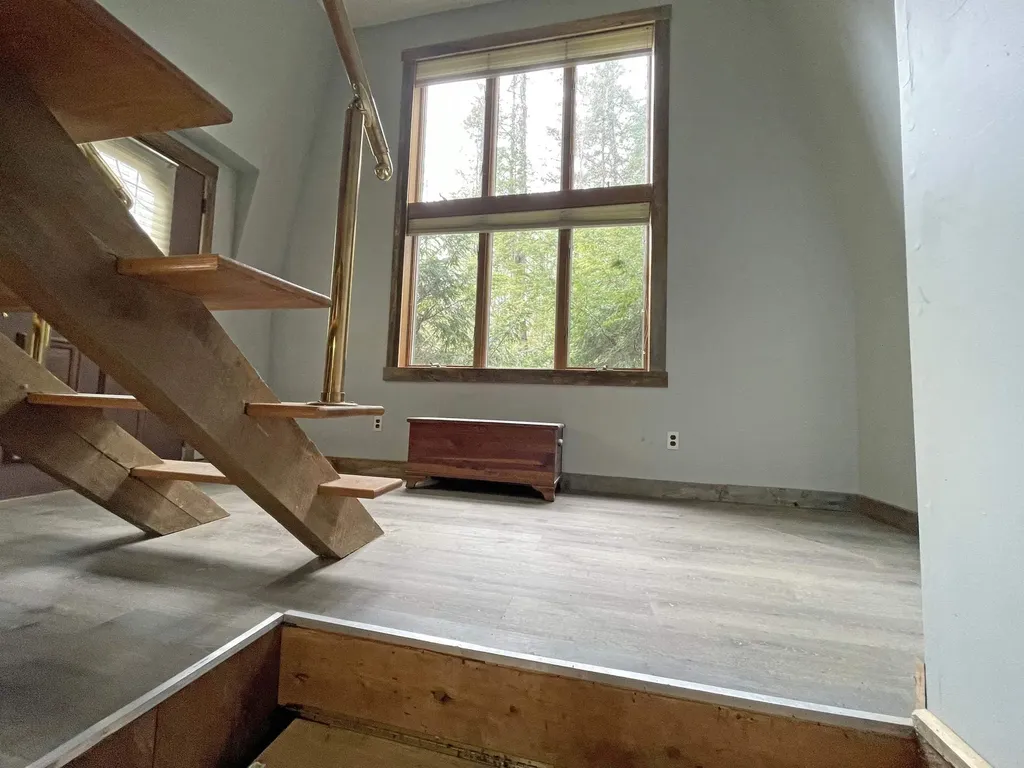 33 Forrest Lane Newfane VT 05345