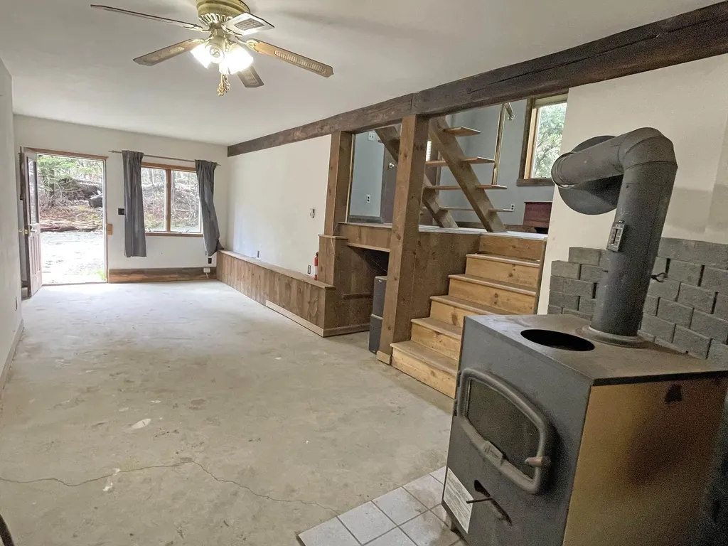 33 Forrest Lane Newfane VT 05345