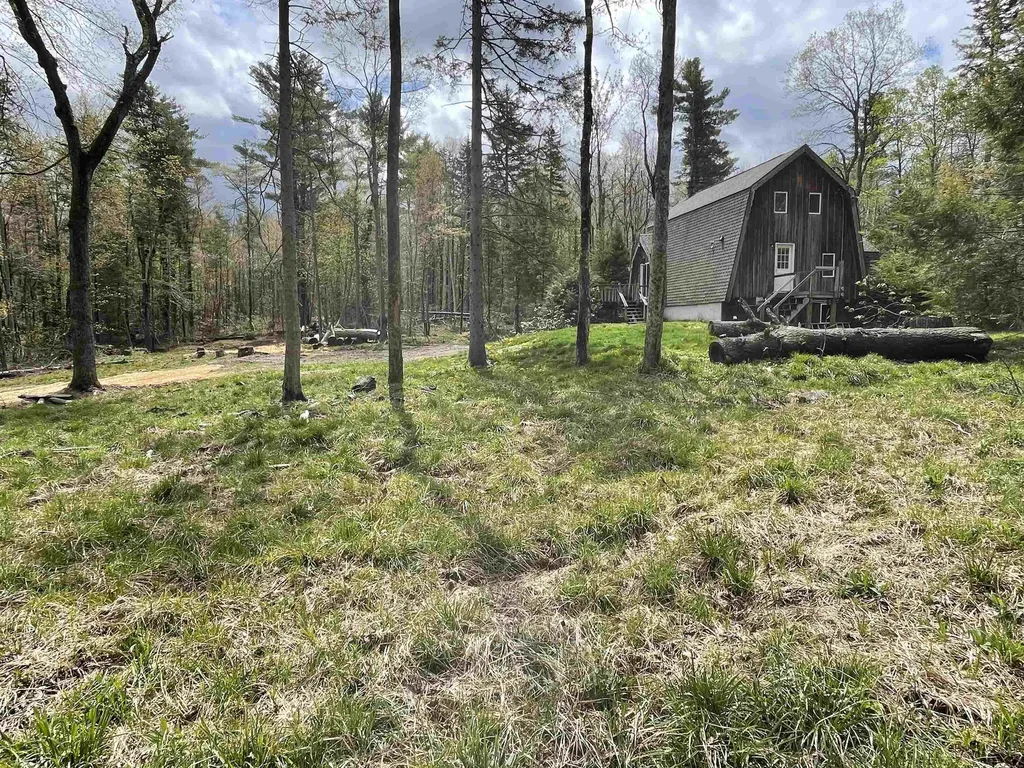 33 Forrest Lane Newfane VT 05345