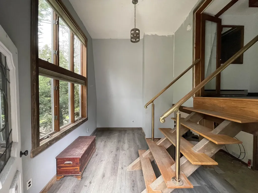 33 Forrest Lane Newfane VT 05345