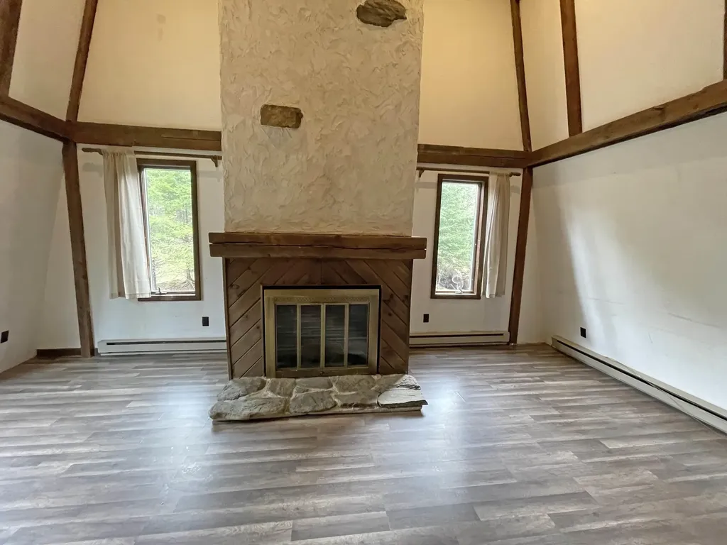 33 Forrest Lane Newfane VT 05345