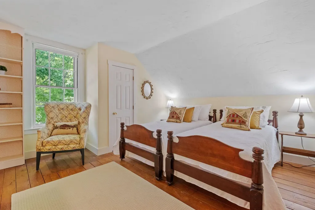 11 & 12 Highland Street Meredith NH 03253