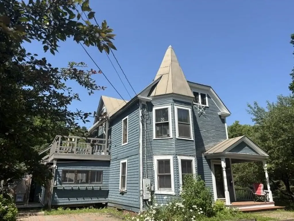 11 Maple Street Woodstock VT 05091