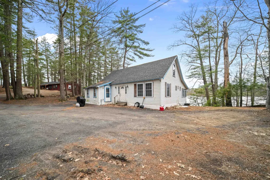7&8 Spruce Lane Sandown NH 03873
