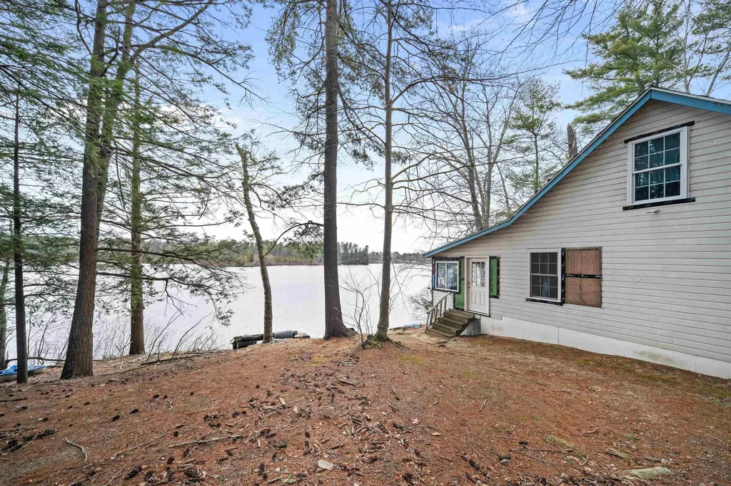 7&8 Spruce Lane Sandown NH 03873