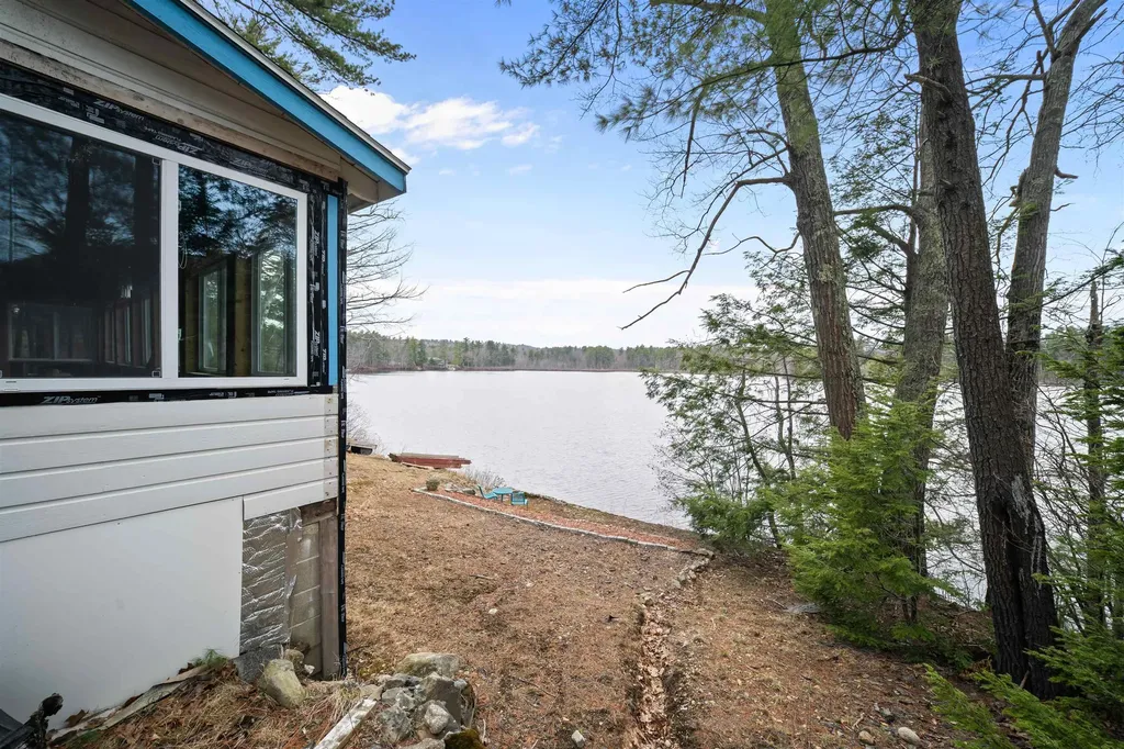 7&8 Spruce Lane Sandown NH 03873
