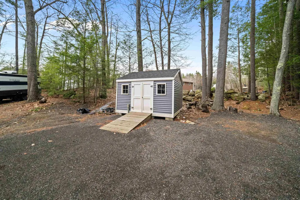 7&8 Spruce Lane Sandown NH 03873