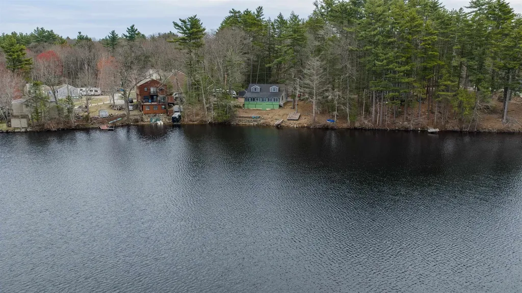 7&8 Spruce Lane Sandown NH 03873