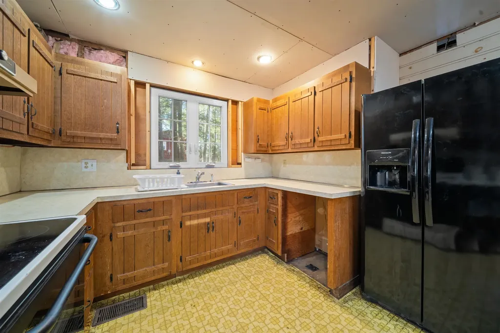 7&8 Spruce Lane Sandown NH 03873