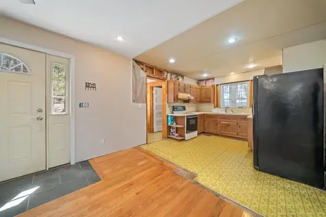 7&8 Spruce Lane Sandown NH 03873