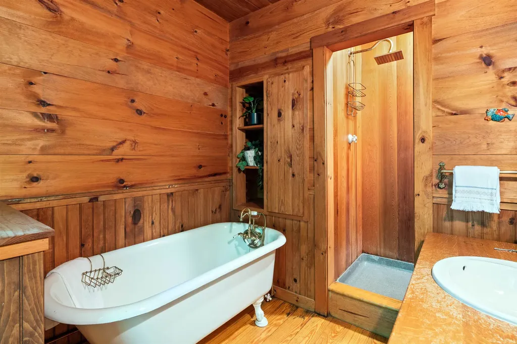 473 Orchard Shore Road Colchester VT 05446