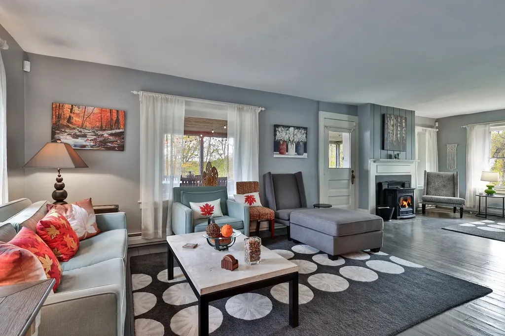 76 Goldthwaite Road Chester VT 05143