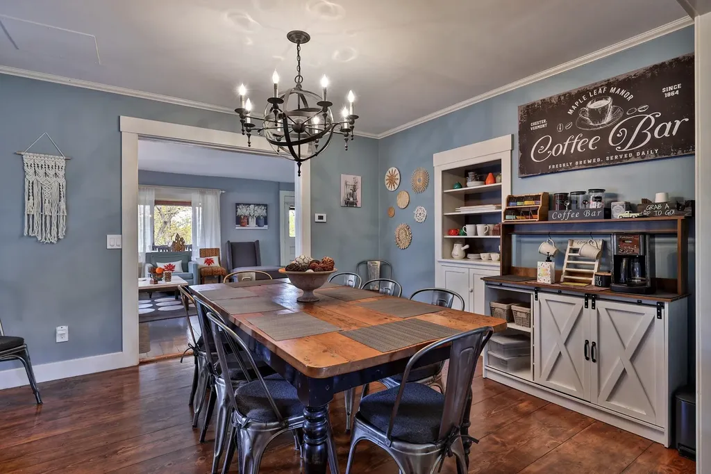 76 Goldthwaite Road Chester VT 05143