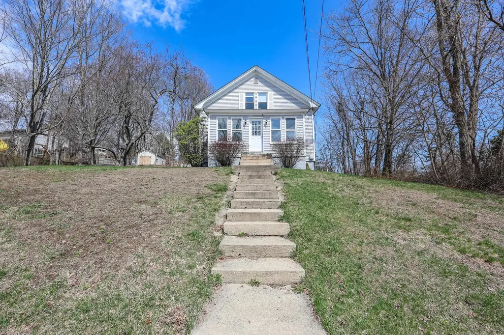 32 Turnpike Street Pembroke NH 03275