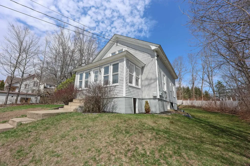 32 Turnpike Street Pembroke NH 03275