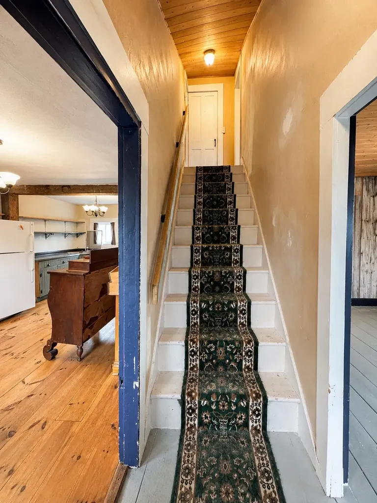 11 North Ridge Road Burke VT 05871