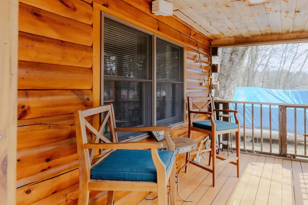 43 Moccasin Trail Hillsborough NH 03244