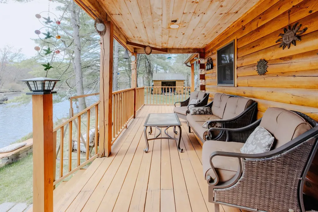 43 Moccasin Trail Hillsborough NH 03244