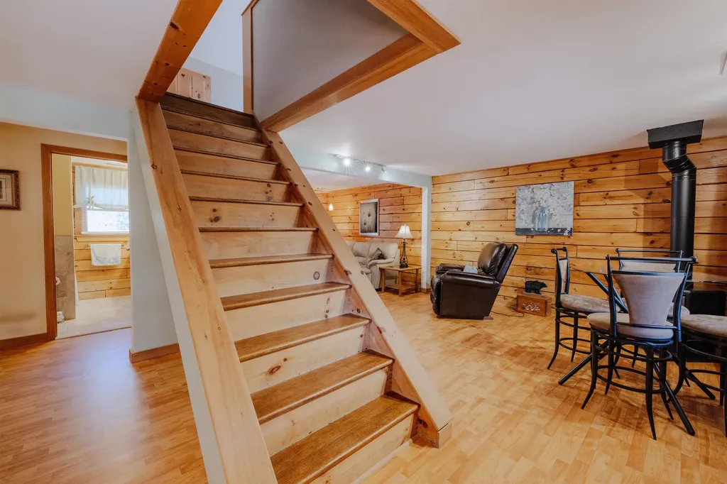 43 Moccasin Trail Hillsborough NH 03244