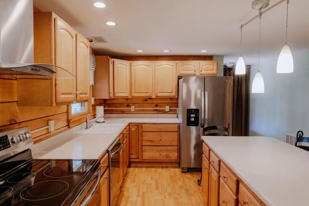43 Moccasin Trail Hillsborough NH 03244