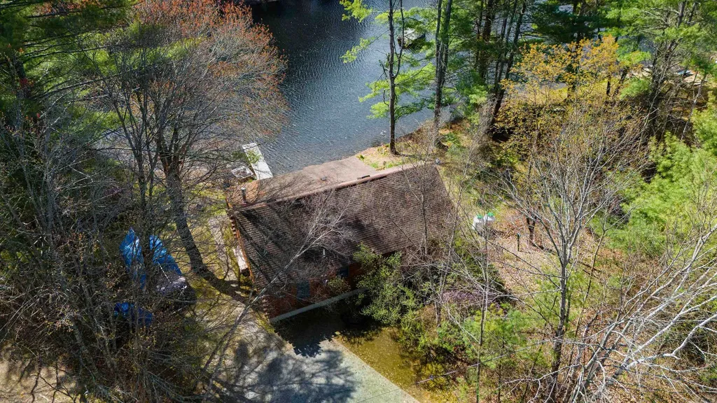 43 Moccasin Trail Hillsborough NH 03244