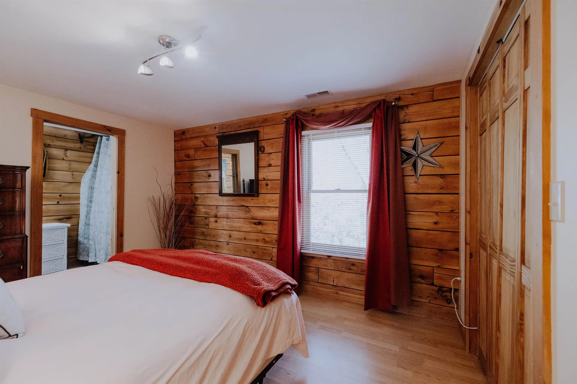 43 Moccasin Trail Hillsborough NH 03244