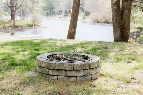 43 Moccasin Trail Hillsborough NH 03244