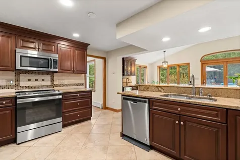 5 Wentworth Drive Bedford NH 03110