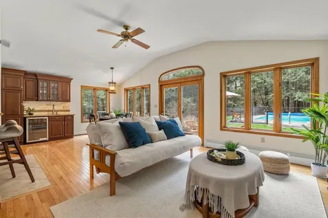5 Wentworth Drive Bedford NH 03110