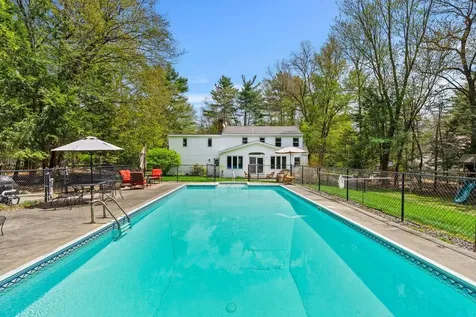 5 Wentworth Drive Bedford NH 03110