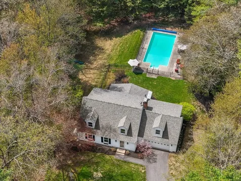 5 Wentworth Drive Bedford NH 03110